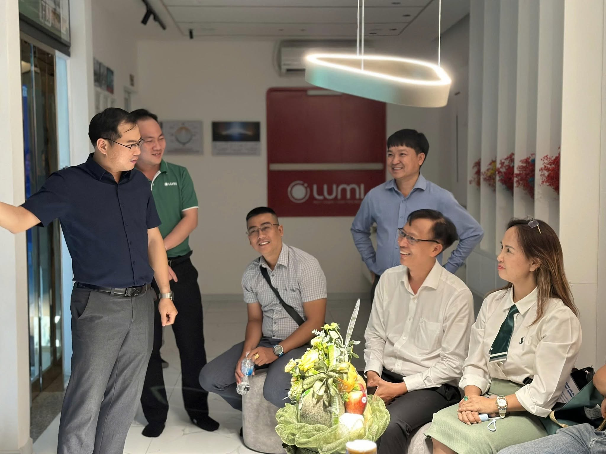 HomeQ đồng hành cùng khách hàng trong buổi tư vấn giải pháp